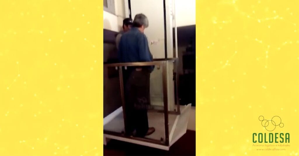 Ascensor de cabina media tipo London - Optima